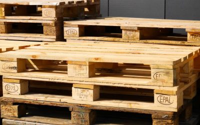 Standard vs. Bespoke Wooden Pallets: Which is Best for Your Supply Chain?